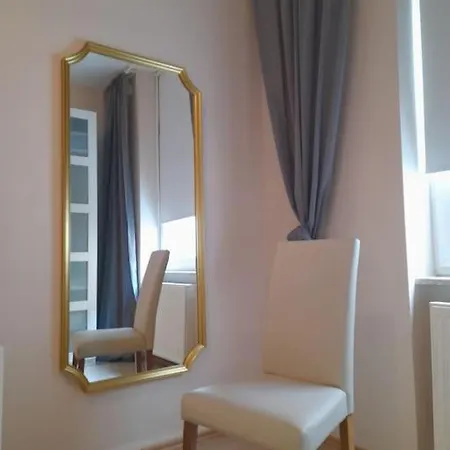 Zwei-zimmer In Wiesbadens Westend Apartment