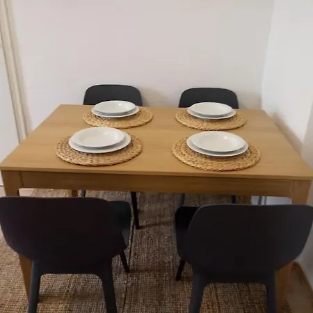 Zwei-zimmer In Wiesbadens Westend Apartment