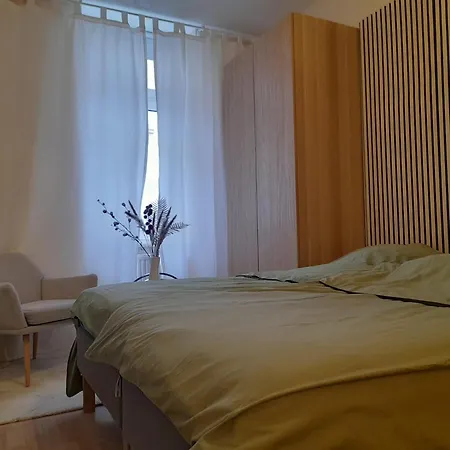 Zwei-zimmer In Wiesbadens Westend Apartament